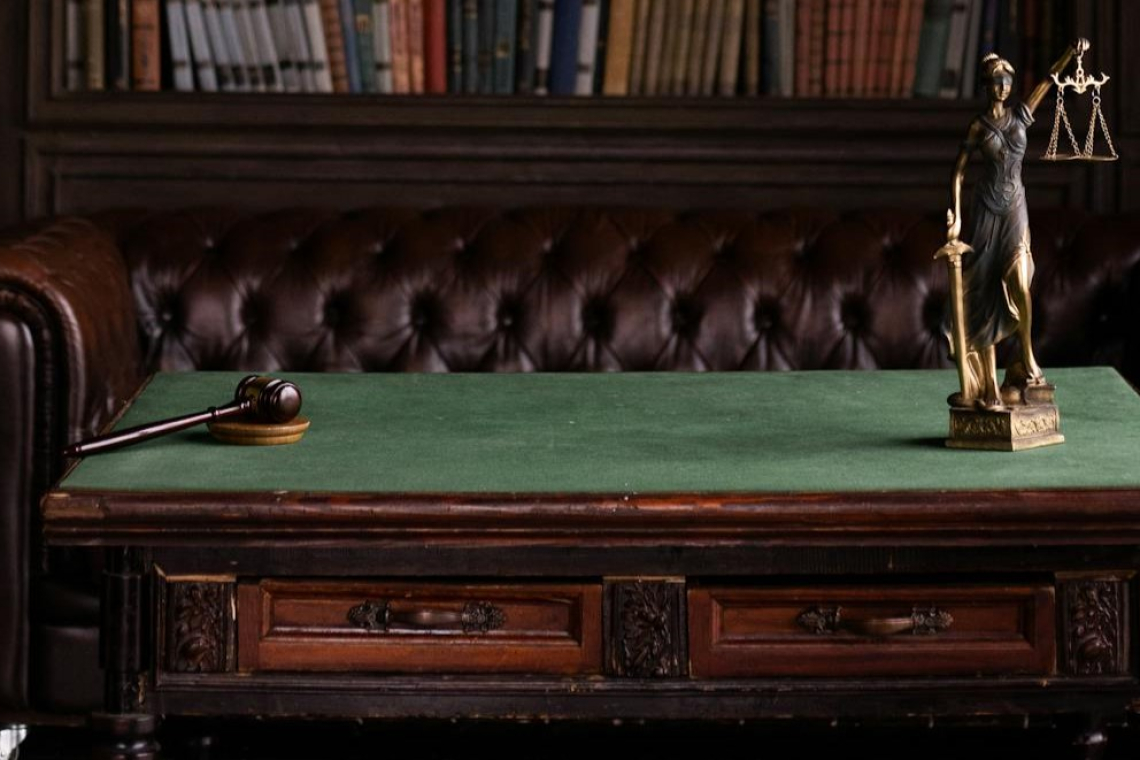 "Létszámhiány, többletmunka, túlóra: hiába tarthatatlan a helyzet, semmi sem változik – Mi történik a bíróságokon?"